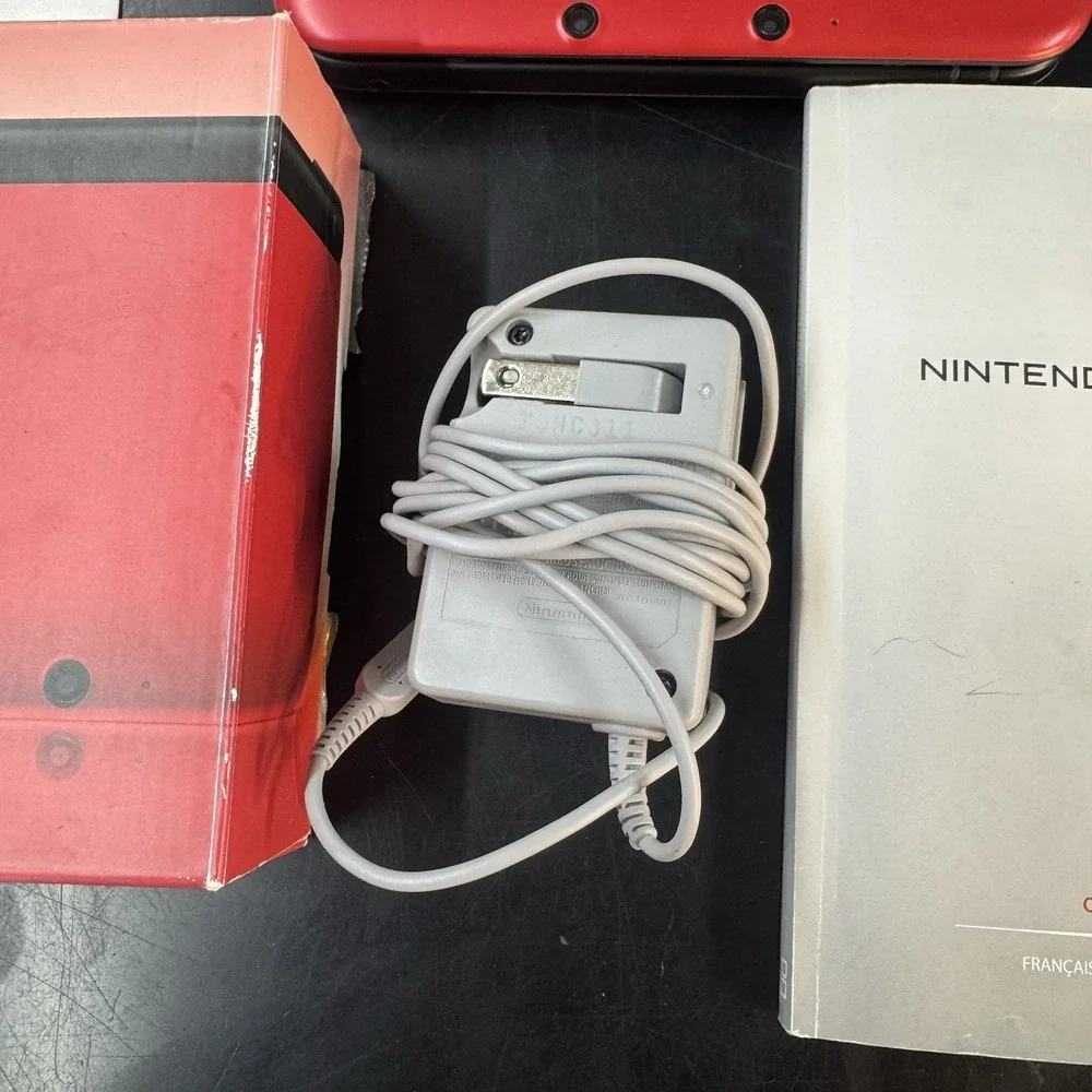 Nintendo 3DS XL Handheld Game Console Complete in Box Red/Black